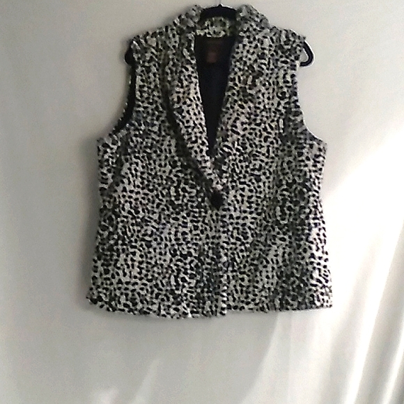 Women's super stylish XL Multiples faux fur vest in leopard π print - Picture 1 of 1